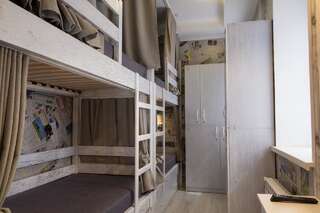 Хостелы Art house Hostel Каменец-Подольский Односпальная кровать в общем номере с 4 кроватями-11